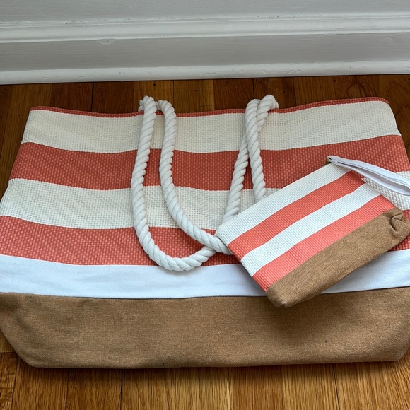 DSW Croc Beach Bag - Picture 1 of 3
